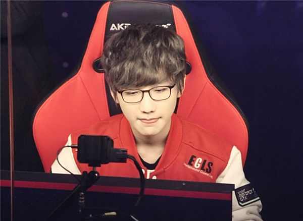 面对来自欧 面对来自欧