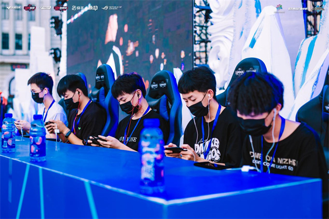 在本届赛事 在本届赛事