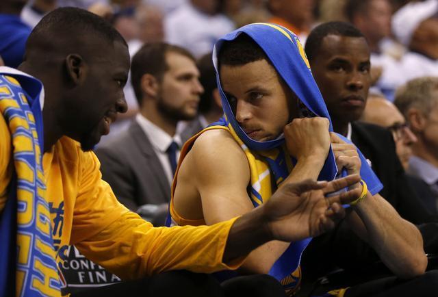 两人皆以 两人皆以