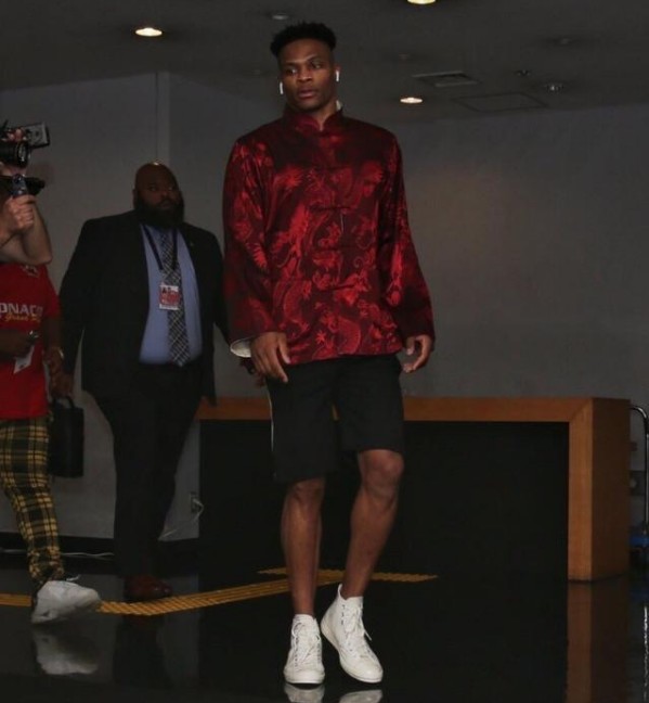 前受伤并被 前受伤并被